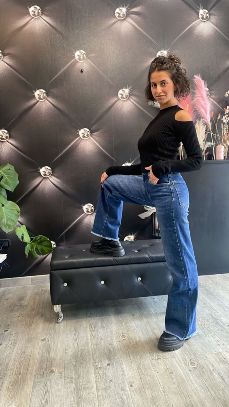 JEANS PALAZZO CON ORLO SFRANGIATO elasticizzato
