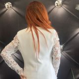 TAILLEUR CON MANICHE IN PIZZO bianco