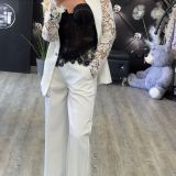 TAILLEUR CON MANICHE IN PIZZO bianco