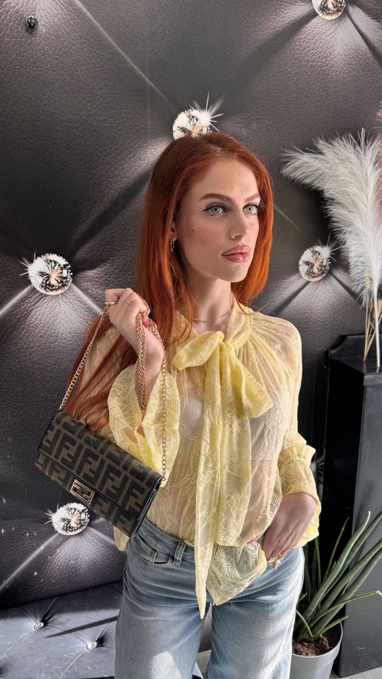 CAMICIA FIOCCO IN PIZZO giallo