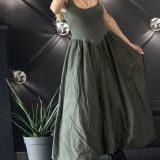 VESTITO MIDI CON GONNA A RUOTA verde militare