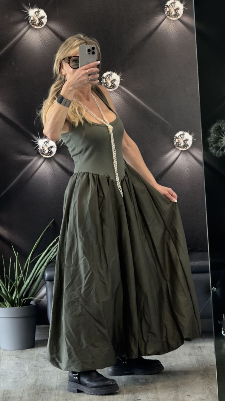 VESTITO MIDI CON GONNA A RUOTA verde militare