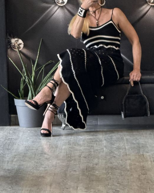 VESTITO IN CROCHET colore nero
