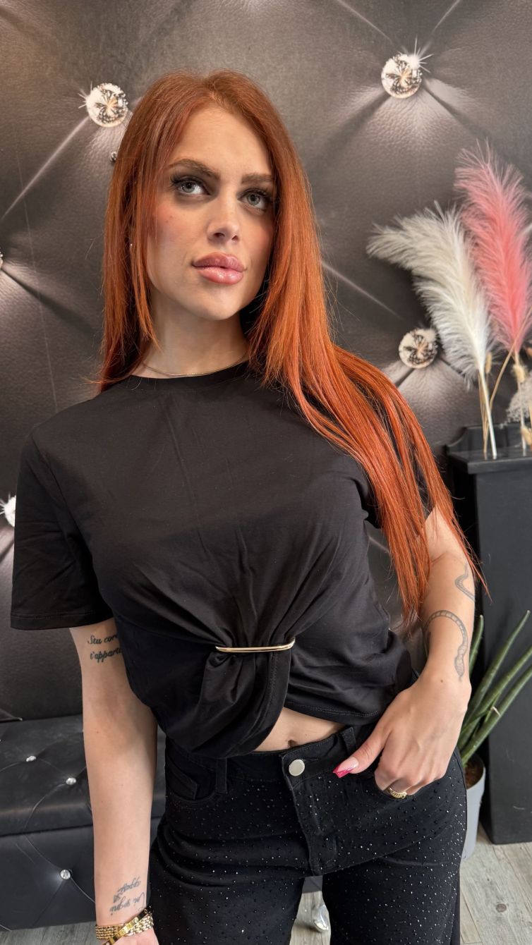 T-SHIRT CON DRAPPEGGIO nero