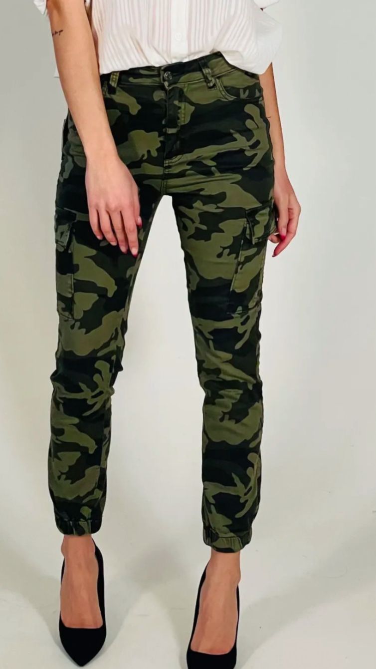 PANTALONE PUSH UP ELASTICIZZATO stampa mimetica