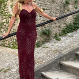 “Wild Elegance – Abito in Tulle Maculato” bordeaux