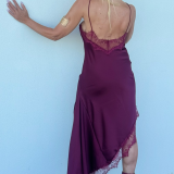 VESTITO ASIMMETRICO SATINATO SCOLLO HALTER bordeaux