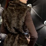 GILET IN ECO-PELLICIA  CON CINTURA testa di moro