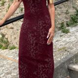 “Wild Elegance – Abito in Tulle Maculato” bordeaux