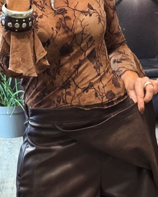 MINIGONNA SHORTS IN ECOPELLE testa di moro