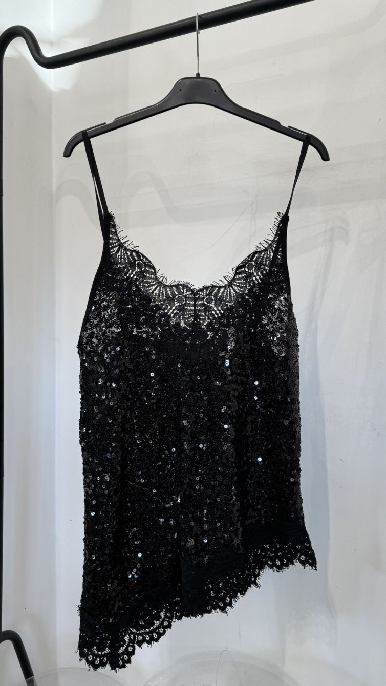TOP TRASVERSALE PAILLETTES E PIZZO nero