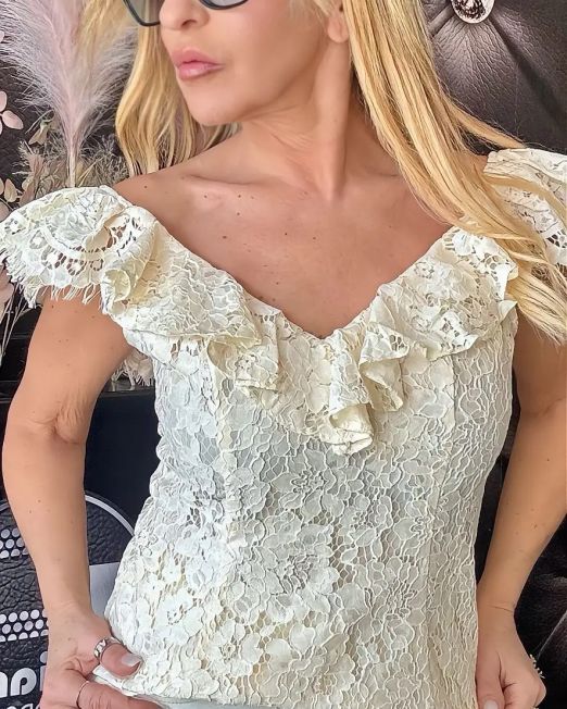 CANOTTA IN PIZZO CON VOLANT panna