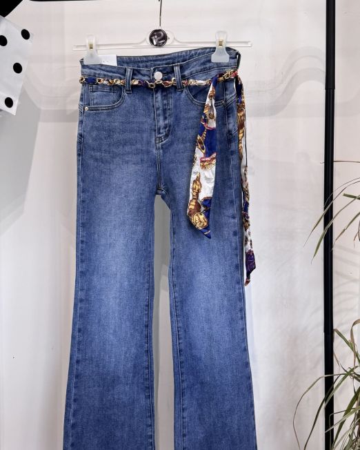 JEANS FLARED PREMIUM CON CINTURA FOULARD