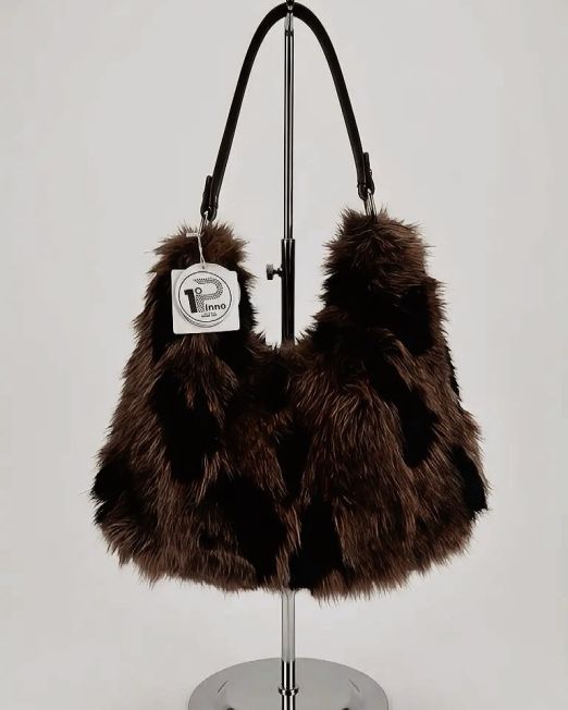 MAXI BAG MACULATA IN ECO PELLICCIA CON TRACOLLA RIMOVIBILE marrone